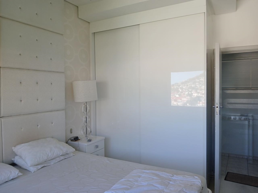 2 Bedroom Property for Sale in Sea Point Western Cape